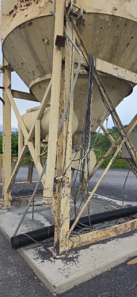 REDUCED PRICE -Stationary 300BBL Dust Silo (6 of 8)