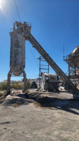 Stationary 200ton Standard Havens Asphalt Silo with Slat Conveyor (1 of 2)
